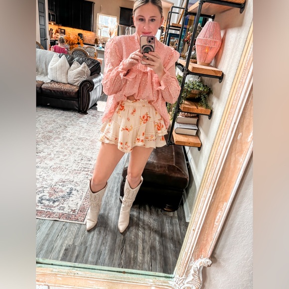 ⭐️ COLLETTA STAR PRINT RUFFLE BLOUSE ⭐️ - Picture 3 of 5